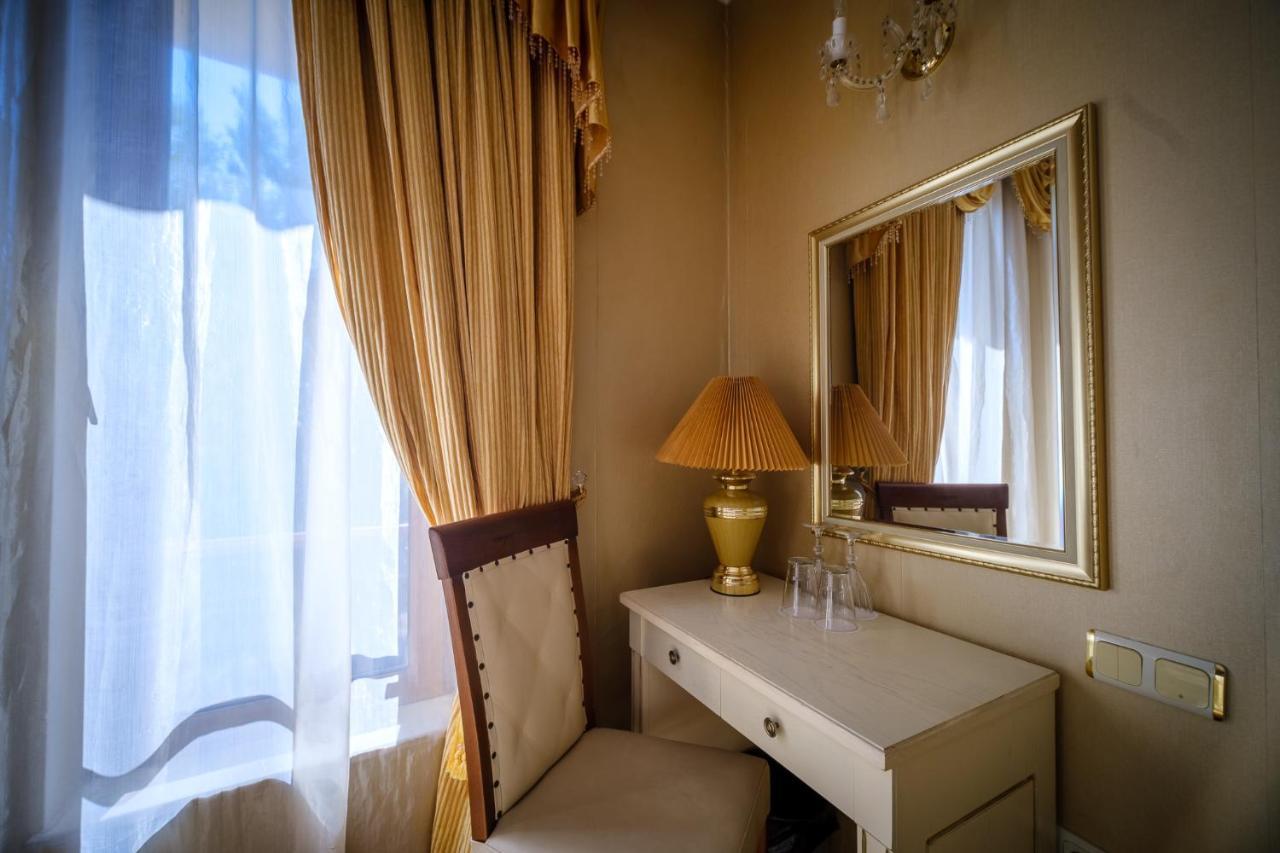 וארנה Family Hotel Classic מראה חיצוני תמונה