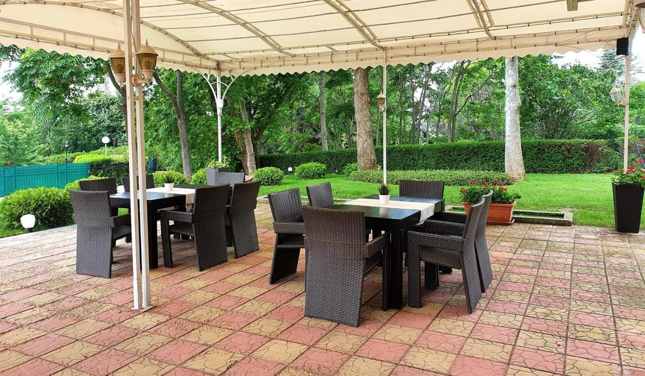 וארנה Family Hotel Classic מראה חיצוני תמונה